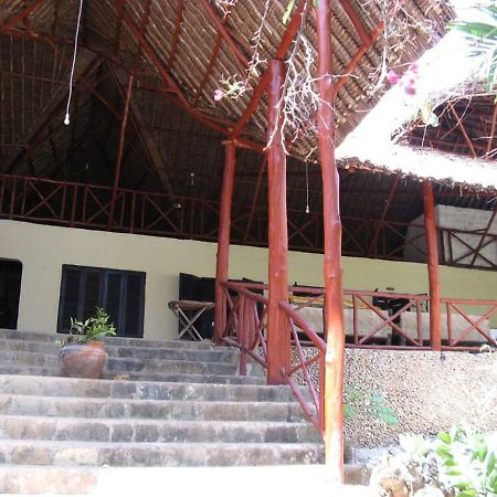 Kiloran Funzi House Acomodação com café da manhã Exterior foto