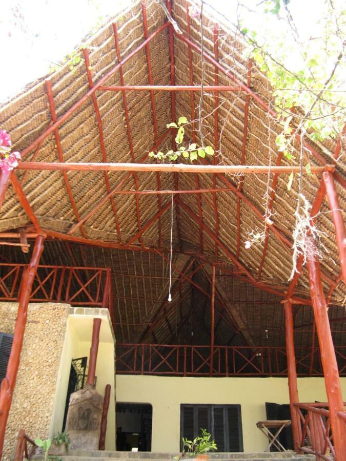 Kiloran Funzi House Acomodação com café da manhã Exterior foto
